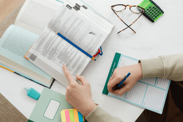Planner de estudos: como criar o seu próprio e manter a rotina nos trilhos