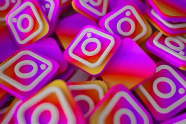 O Instagram conecta o mundo através de imagens. E sim, ele pode ser acessado tanto pelo aplicativo quanto pelo navegador — o que muitas pessoas ainda não sabem.